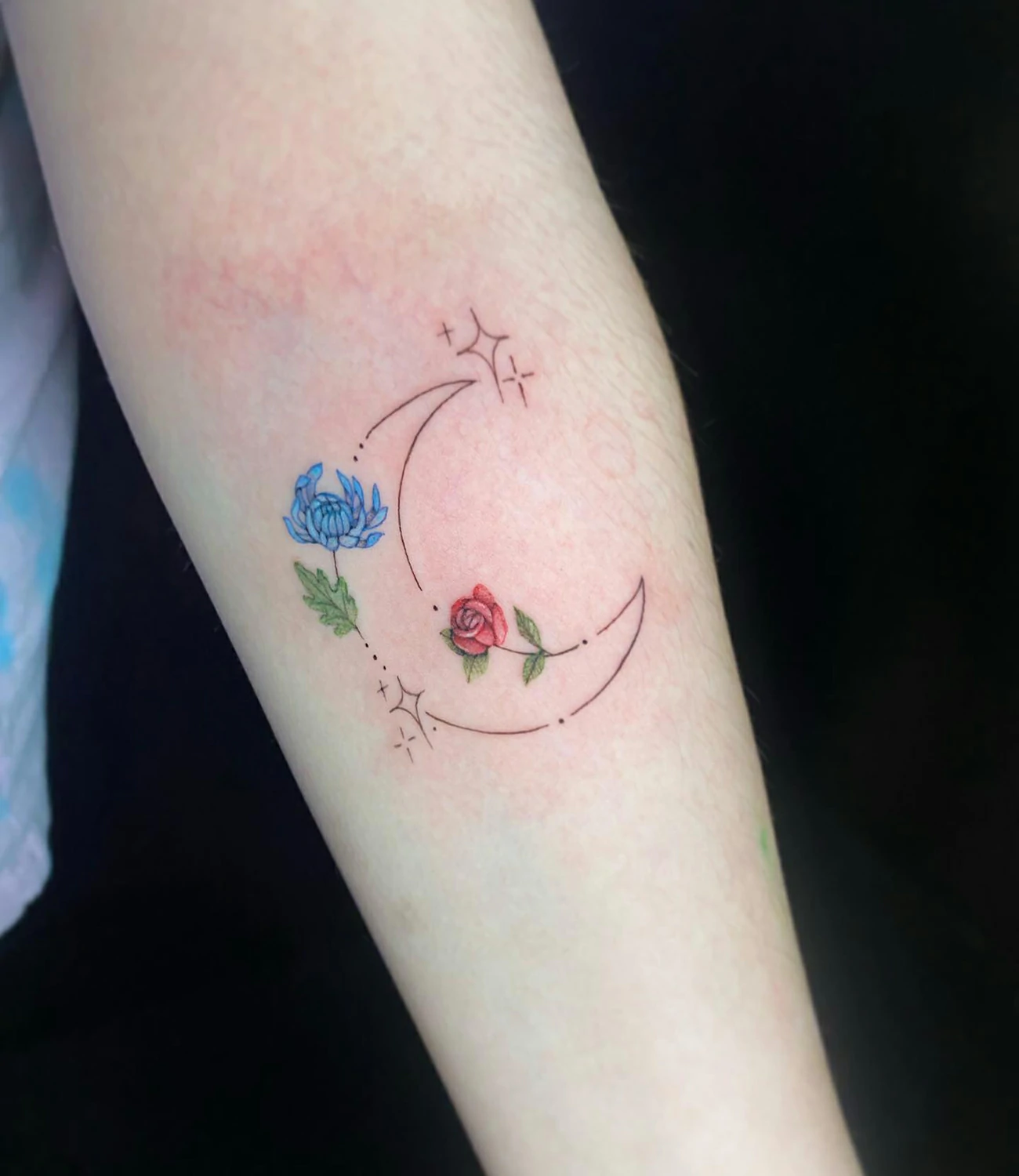 Tiny Chrysanthemum Tattoo #chrysanthemumtattoo