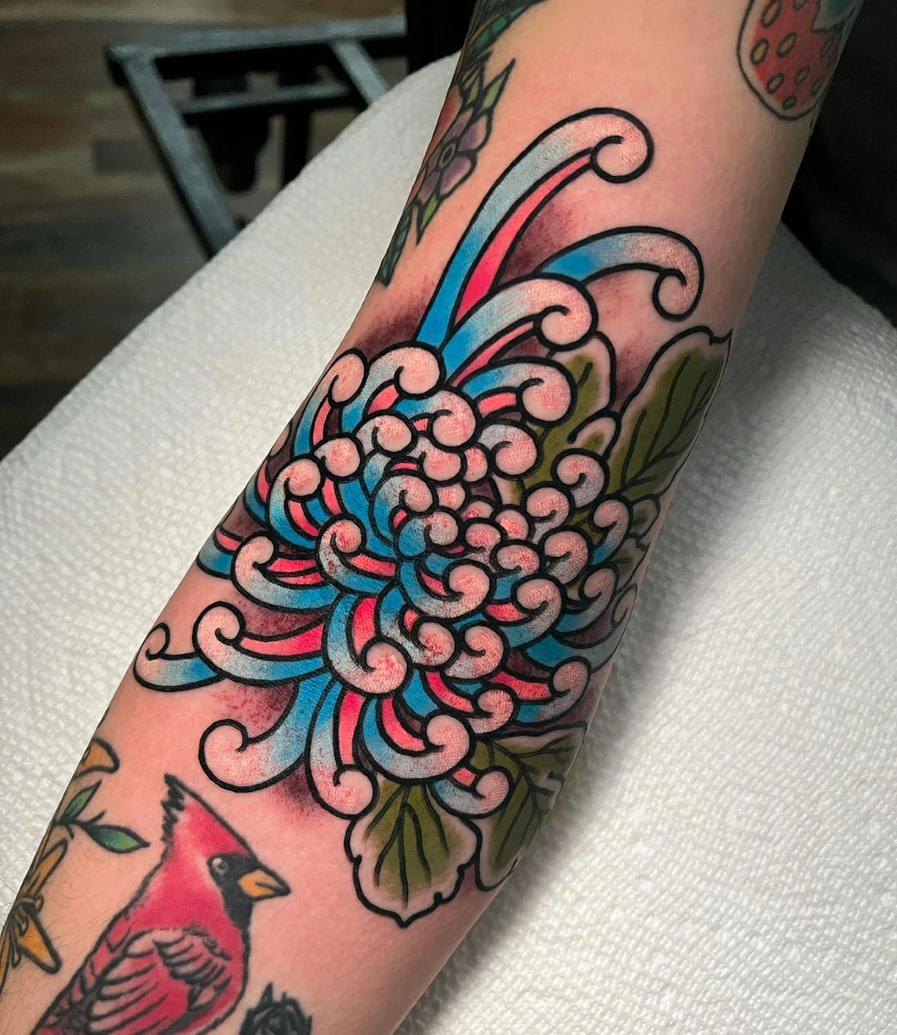 American Traditional Chrysanthemum Tattoo #chrysanthemumtattoo