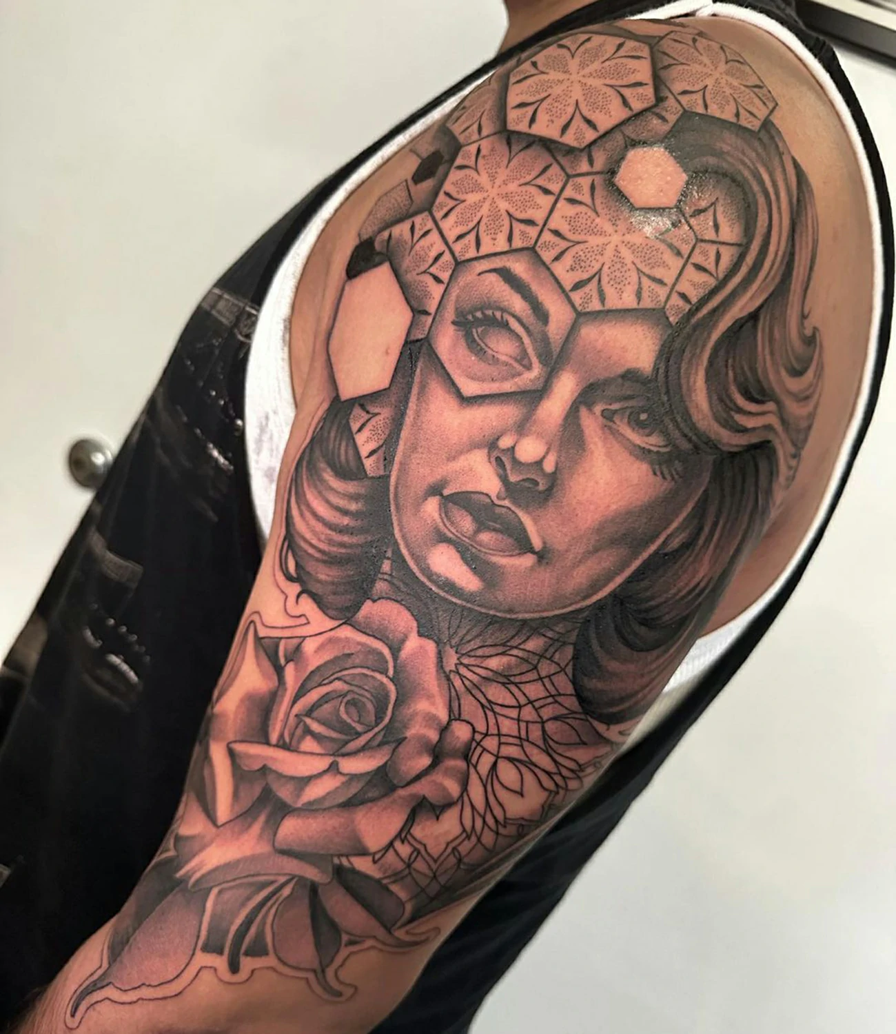 shoulder geometric tattoo